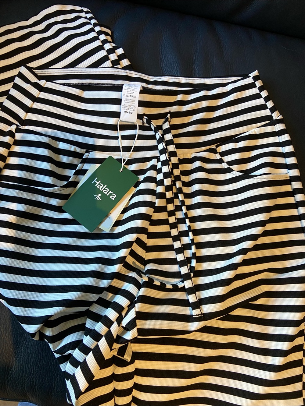 HALARA Black & White Striped Flare Pants Women’s Size Medium NWT - Picture 4 of 5